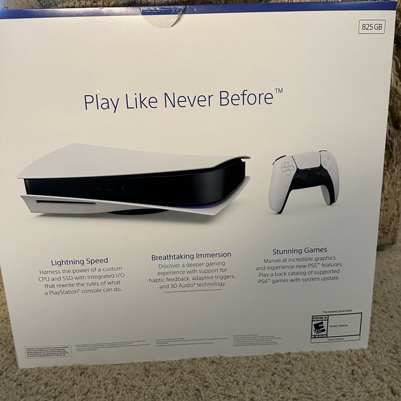 Sony PS5 - 825 GB with Disc Tray *NEW IN BOX FACTORY SEALED* - Picture 3 of 5